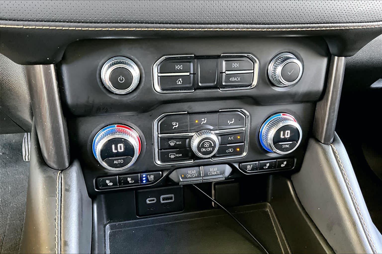 Used 2023 Onyx Black GMC AT4 image 33
