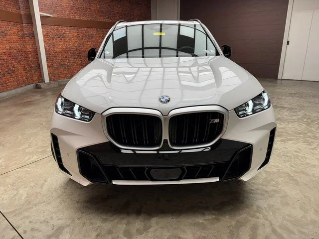 Used 2026 White BMW M60i image 8