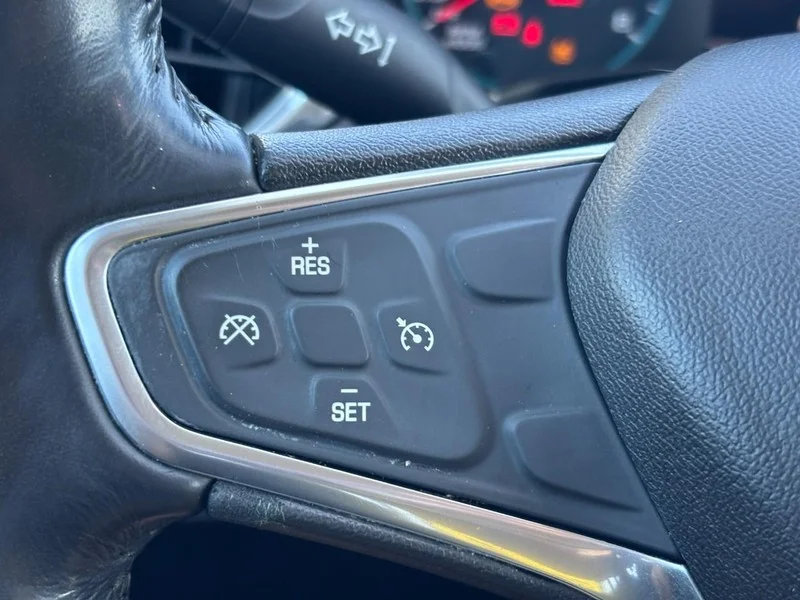 Used 2018 Pepperdust Metallic Chevrolet LT image 17