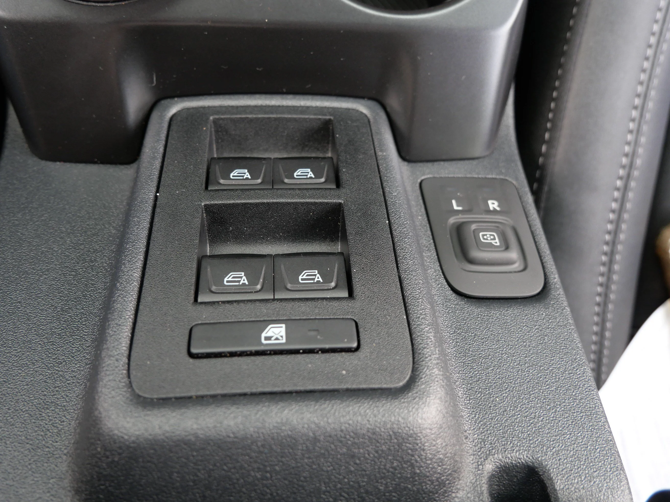 New 2026 Velocity Blue Metallic Ford Badlands image 34