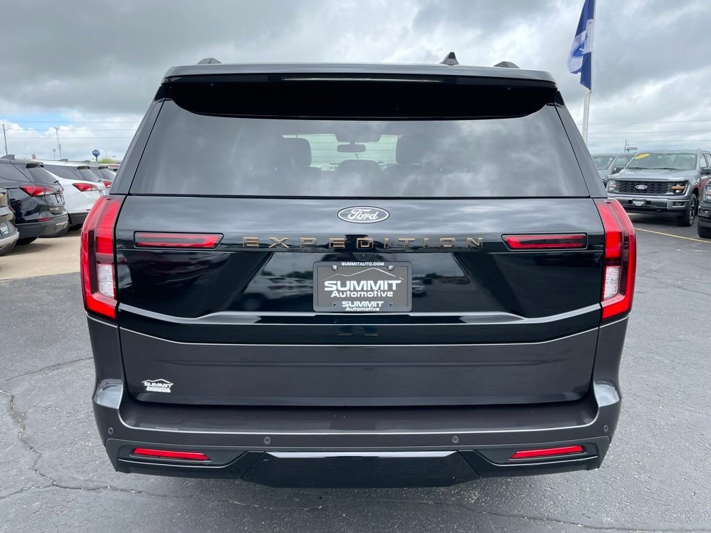 Used 2025 Gray Ford Tremor image 38