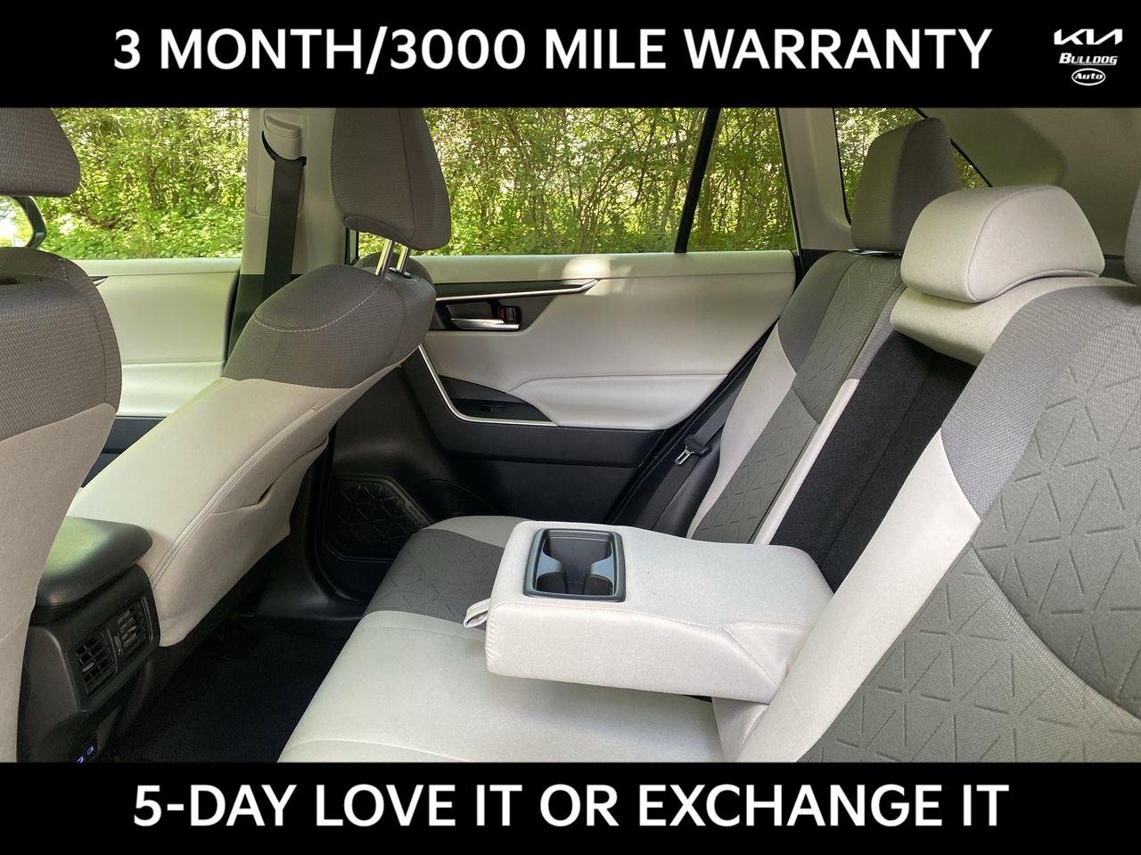 Used 2022 White Toyota XLE image 19