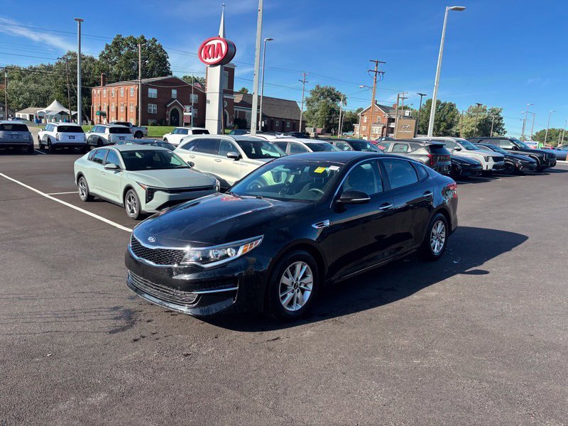 Used 2018 Black Kia LX image 3