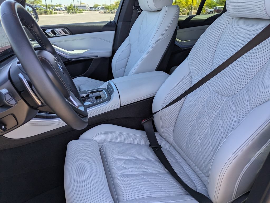 Used 2024 Skyscraper Grey Metallic BMW sDrive40i image 27