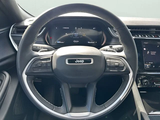 Used 2023 White Jeep Altitude image 16