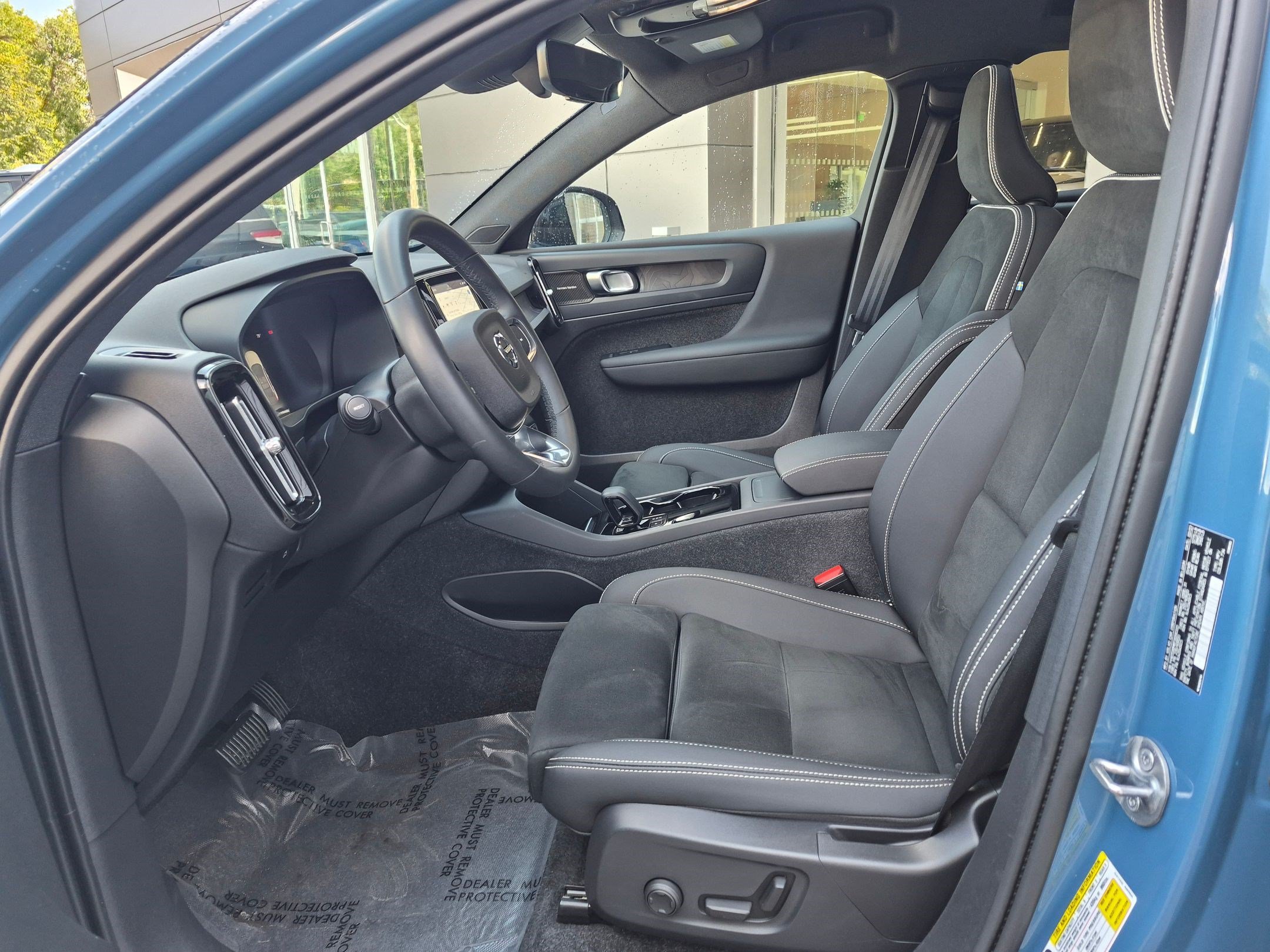 Certified Used 2023 Fjord Blue Volvo Ultimate image 15