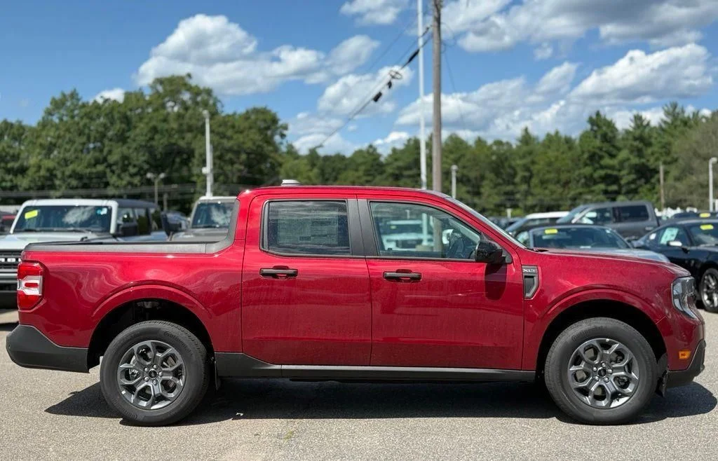 New 2026 Red Ford XLT image 3