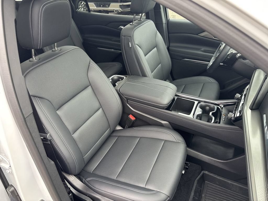 2026 Chevrolet Traverse LT - Photo 32