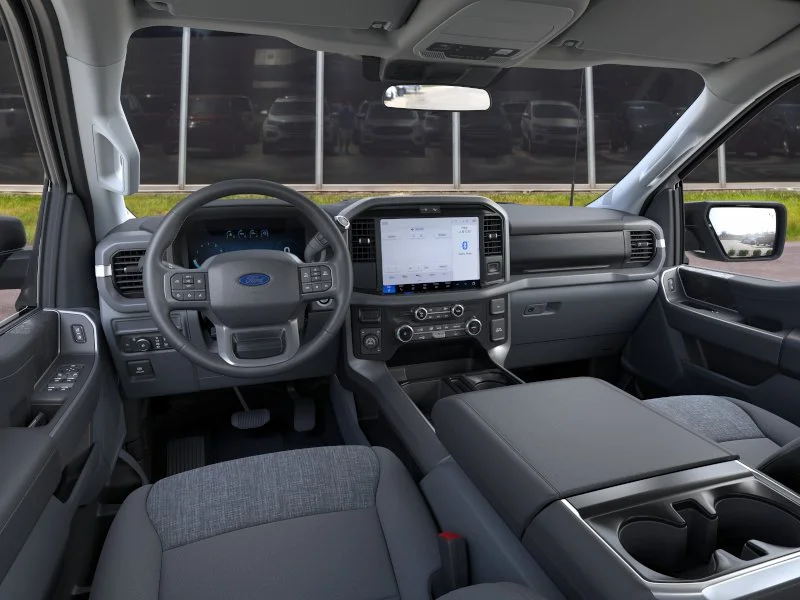 New 2026 Oxford White Ford XLT image 9