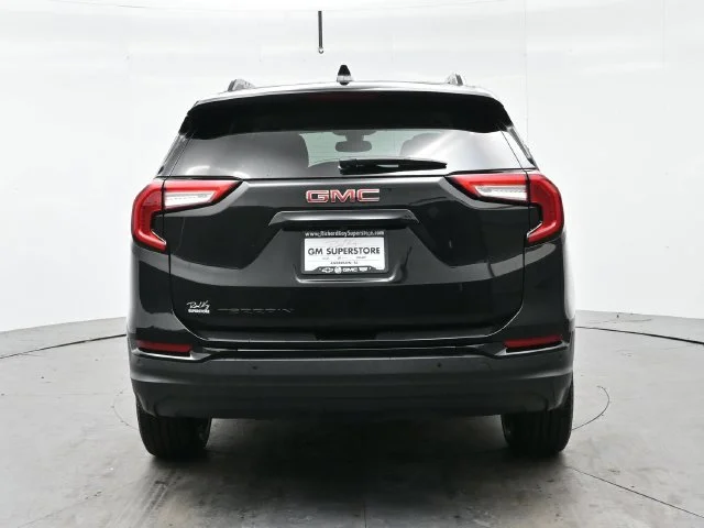 Used 2023 EBONY TWILIGHT METALLIC GMC SLE image 6
