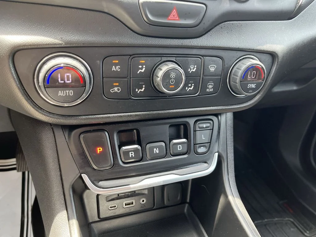 Used 2020 Gray GMC SLT image 17