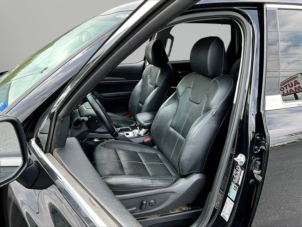 Used 2022 Black Kia EX image 21