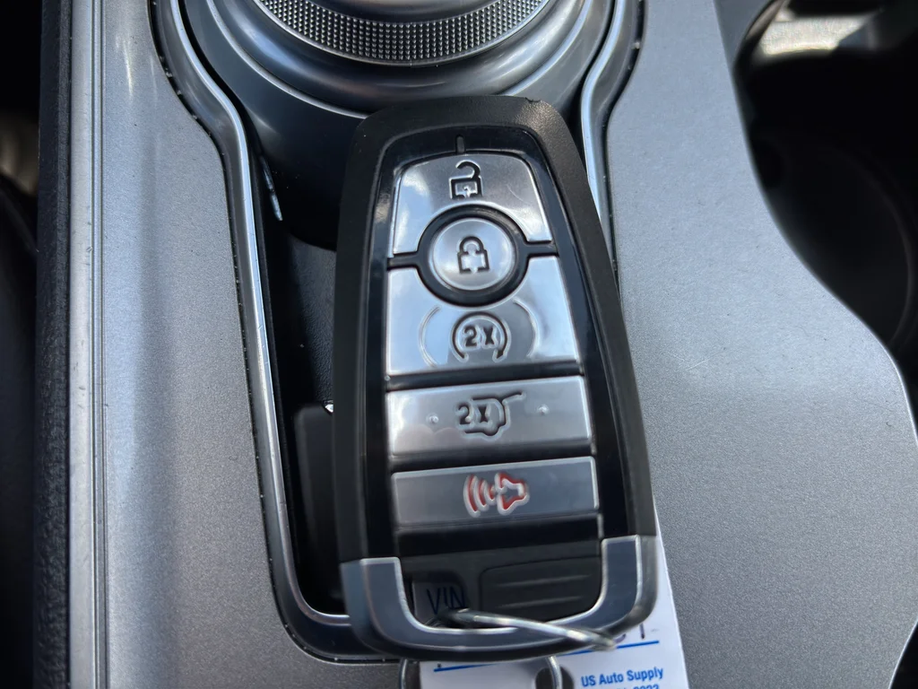 Used 2024 Agate Black Metallic Ford SEL image 22