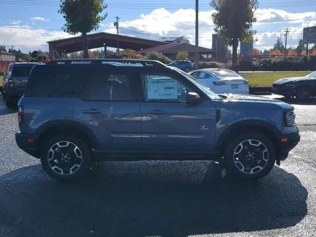 Used 2024 Azure Gray Metallic Tri-Coat Ford Outer Banks image 6