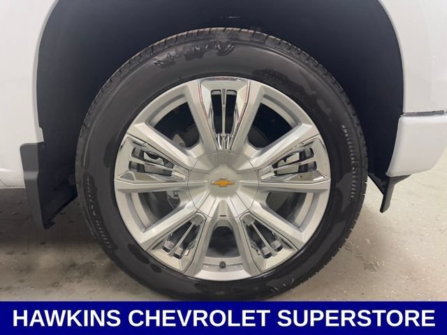 New 2026 Polar White Tricoat Chevrolet High Country image 47