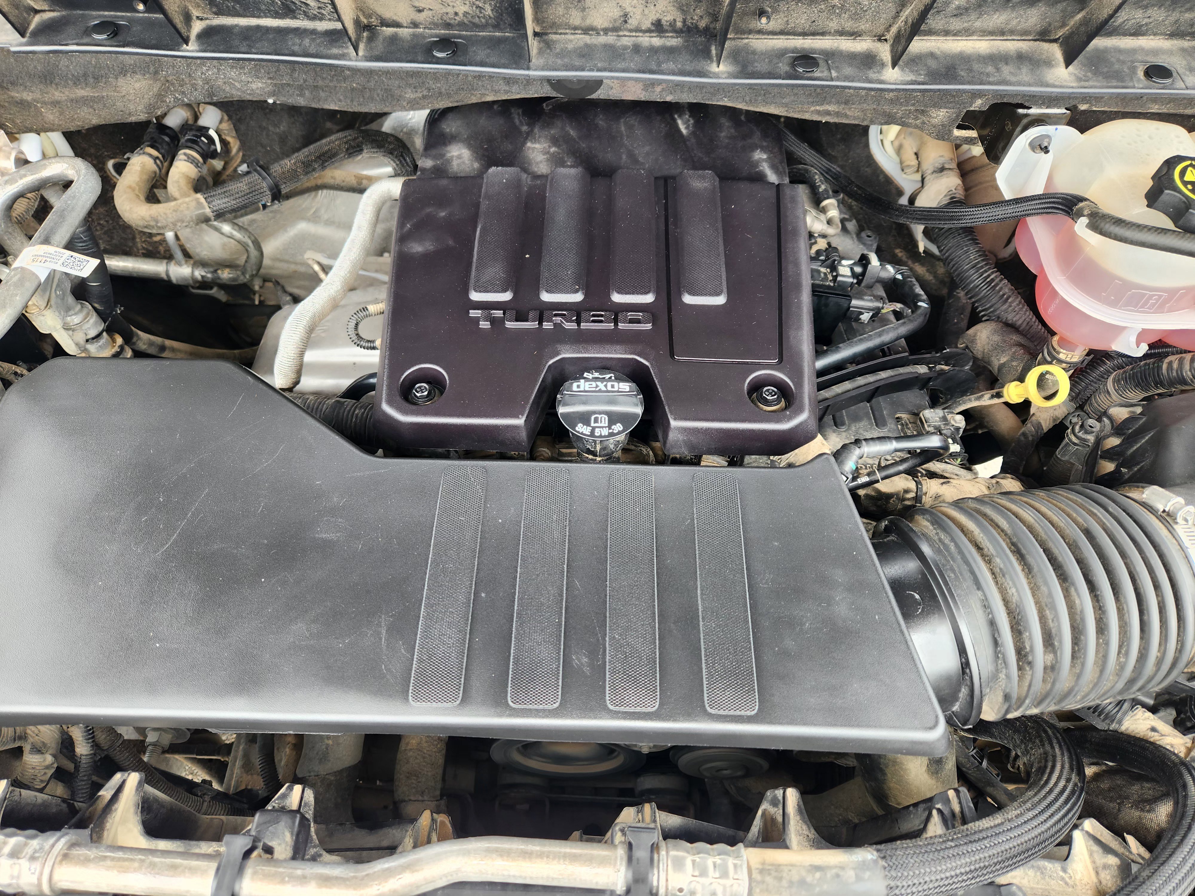 Used 2023 Summit White Chevrolet Custom image 31