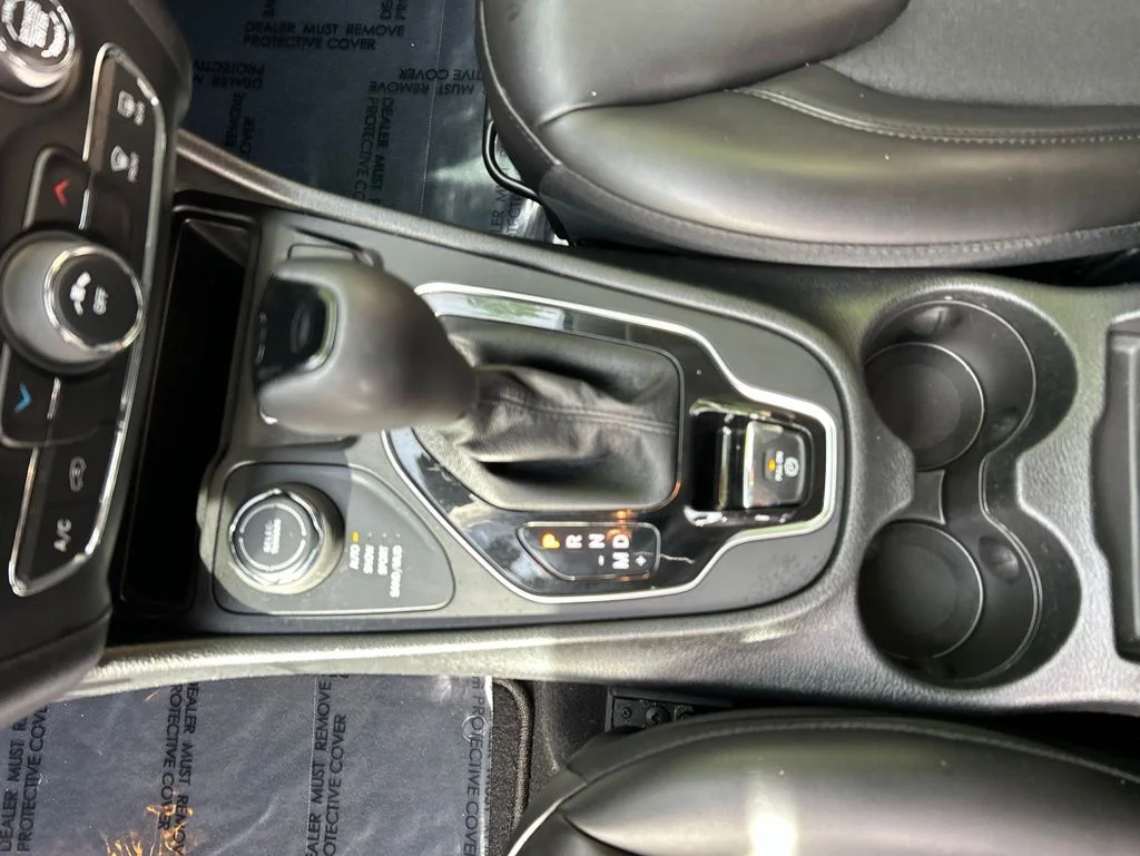 Used 2021 Orange Jeep Altitude image 16