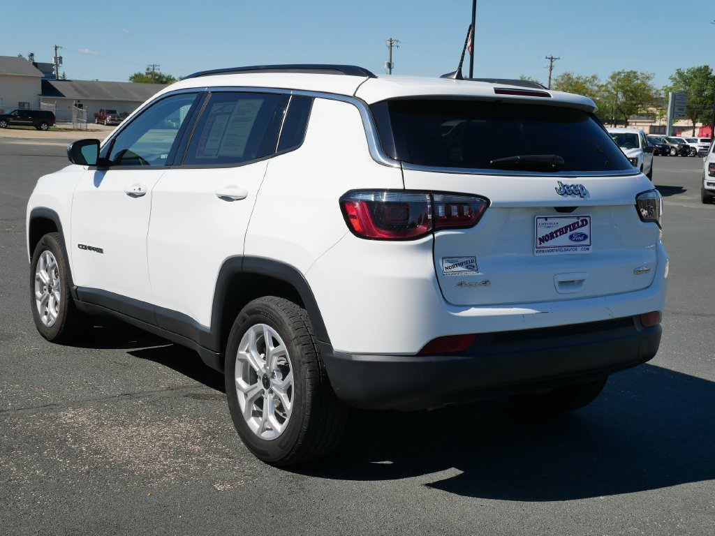 Certified Used 2025 Bright White Clearcoat Jeep Latitude image 6