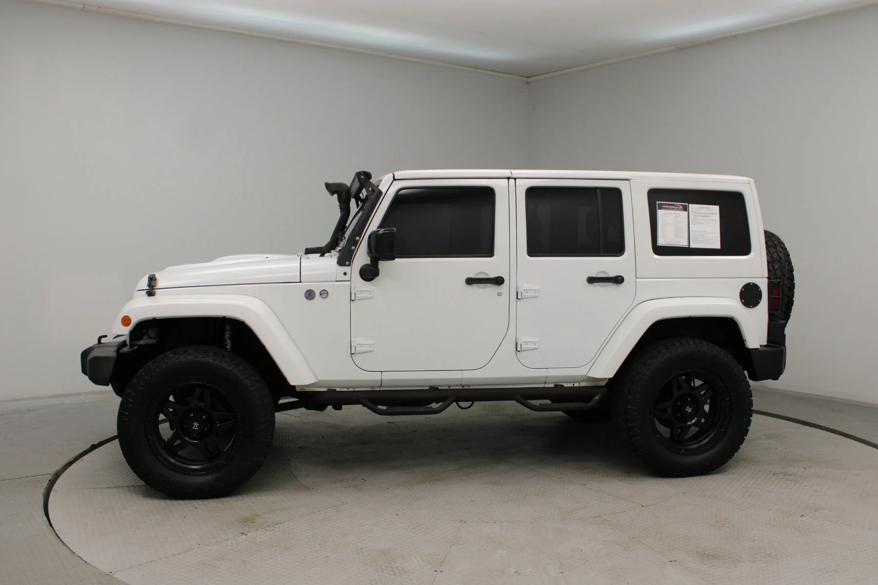 Used 2015 Bright White Clearcoat Jeep 4WD 4dr Altitude image 27