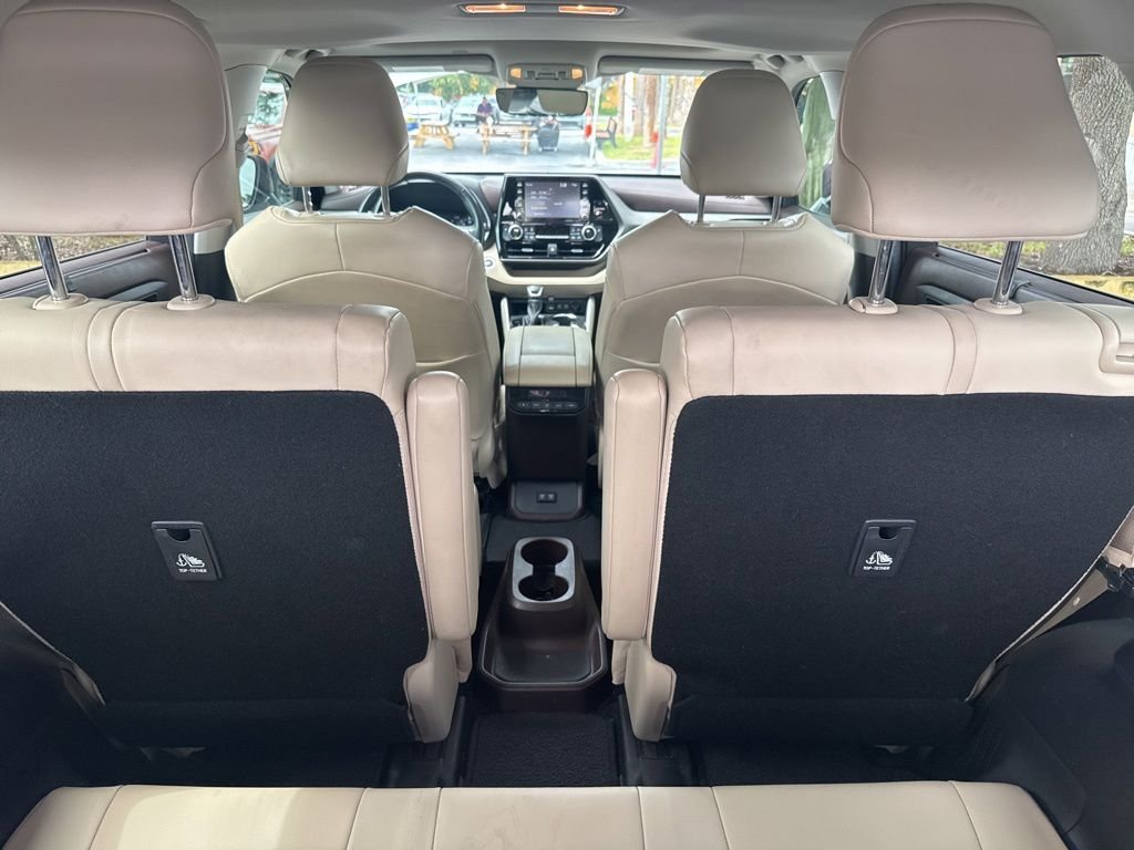 Used 2020 Gray Toyota XLE image 39