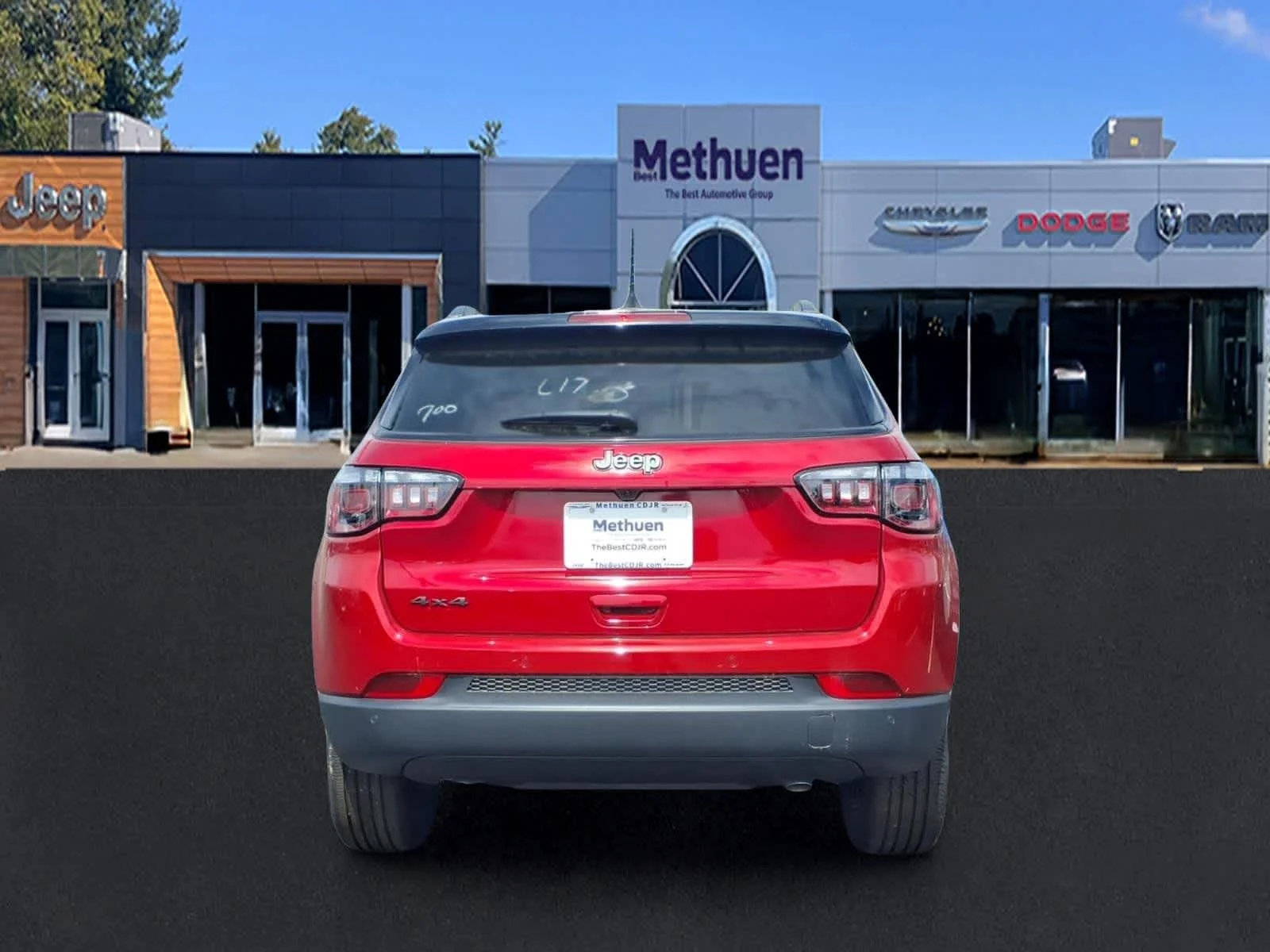New 2026 Red Hot Pearl-Coat Exterior Paint Jeep Limited Altitude image 5