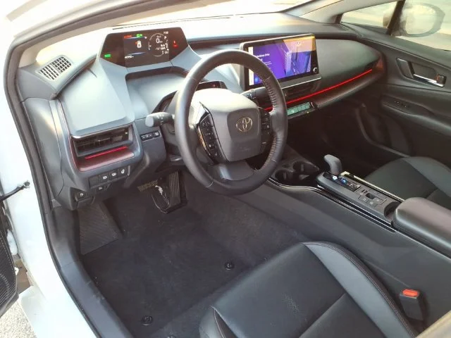 Used 2025 Off-white Toyota XSE image 15