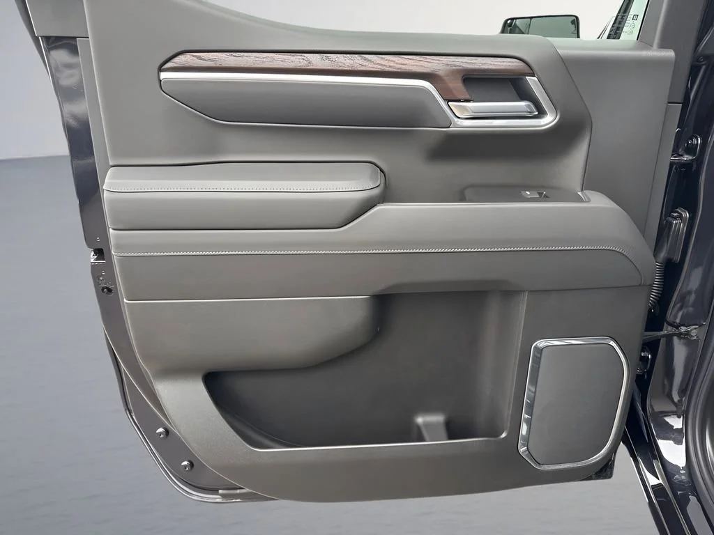 Used 2026 Titanium Rush Metallic GMC SLT image 30