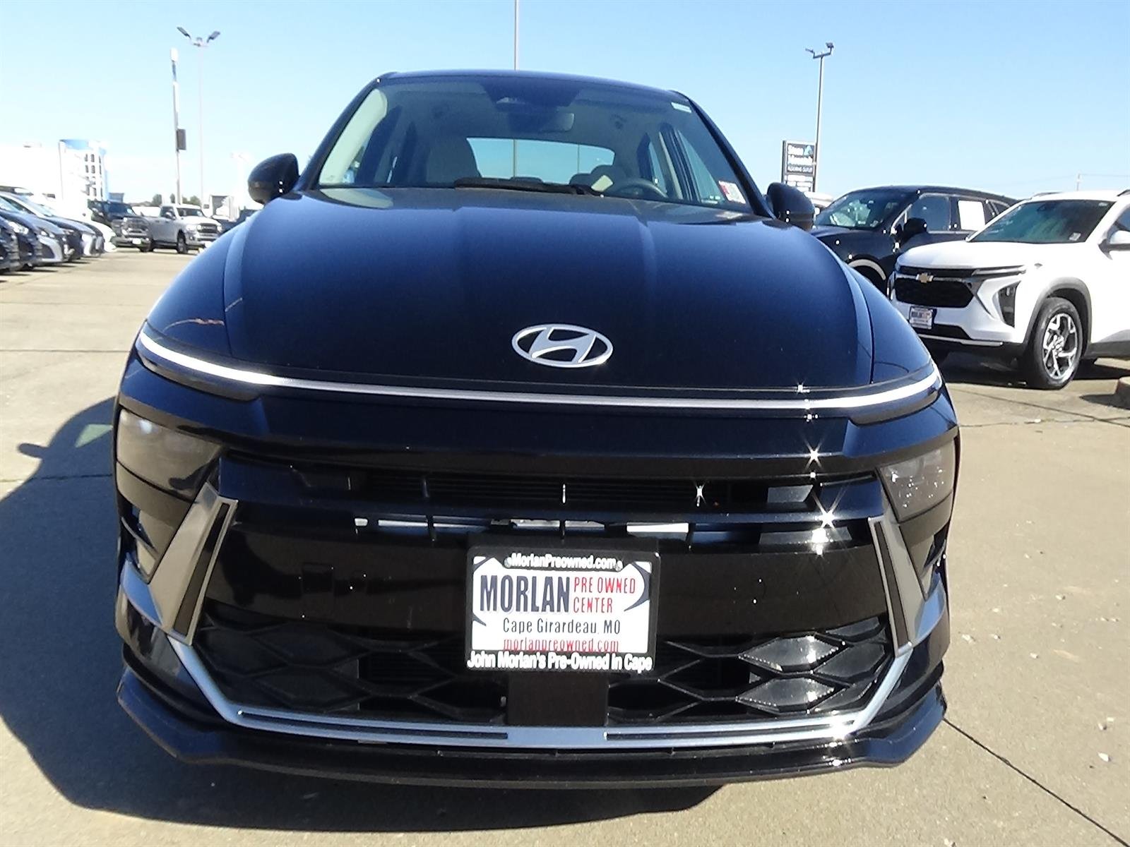 Used 2025 Abyss Black Pearl (a2b) Hyundai SEL image 4