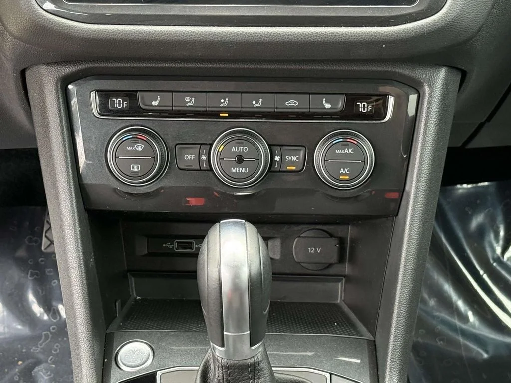 Used 2019 Orange Volkswagen 2.0T SE image 20