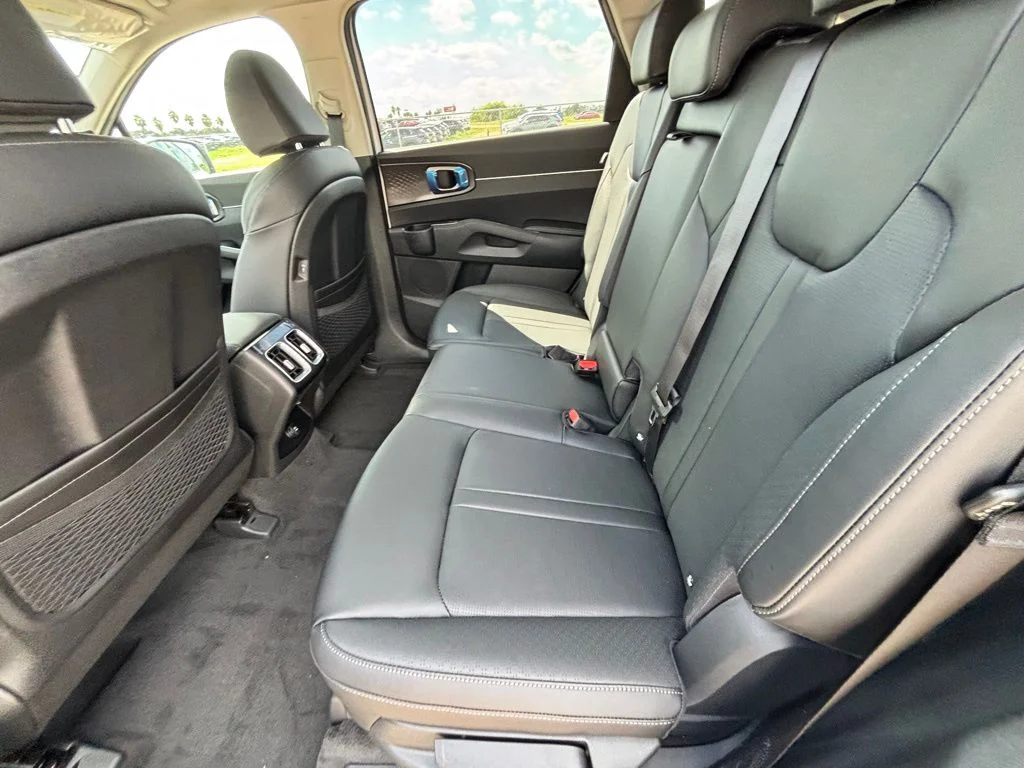 New 2026 White Kia EX image 19