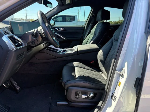 Used 2026 White Metallic BMW XDRIVE40I image 18