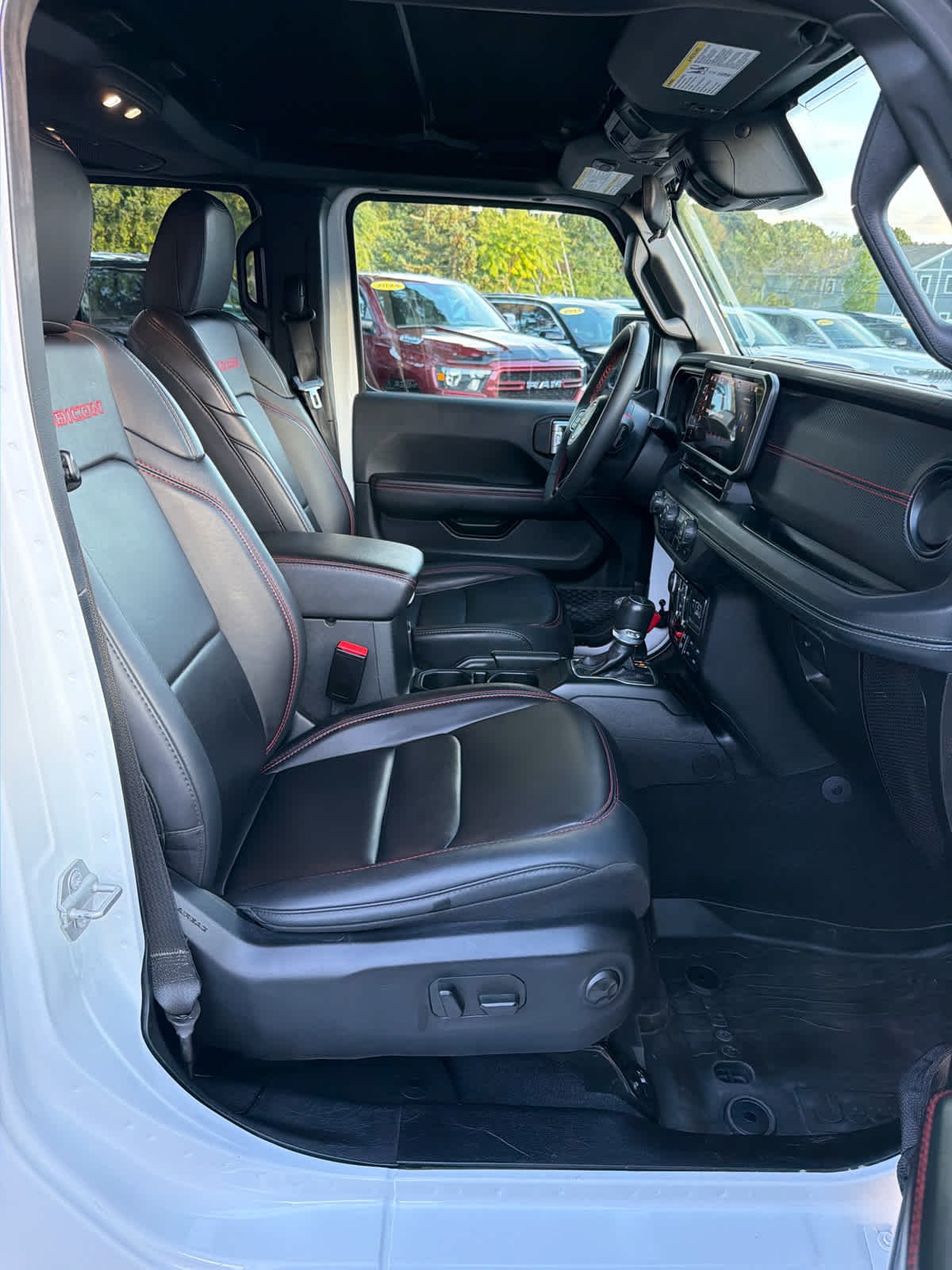 Used 2024 Bright White Clearcoat Jeep Rubicon image 22