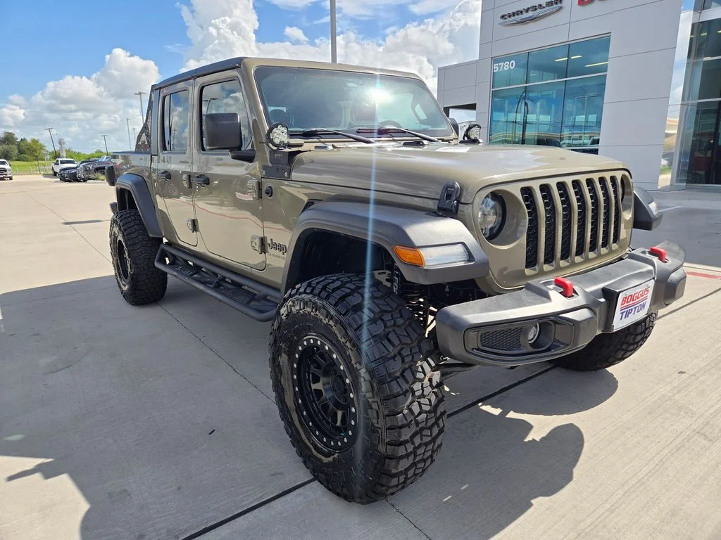 2020 Jeep Gladiator Sport S's photo