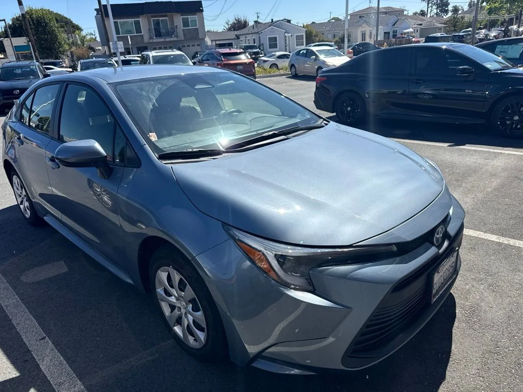 Used 2025  Toyota LE image 8