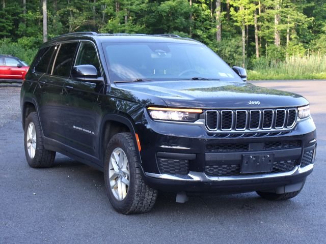 Used 2024 Black Jeep Laredo image 9