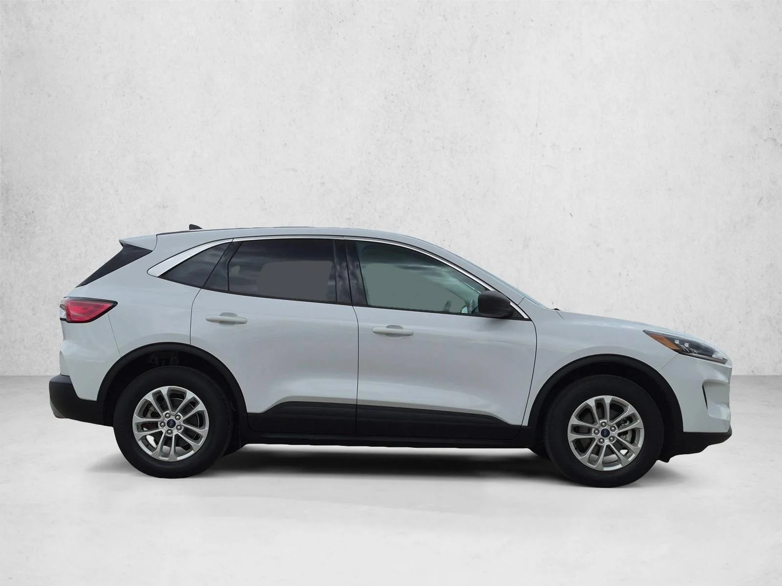 Used 2022 Oxford White Ford SE Hybrid image 4