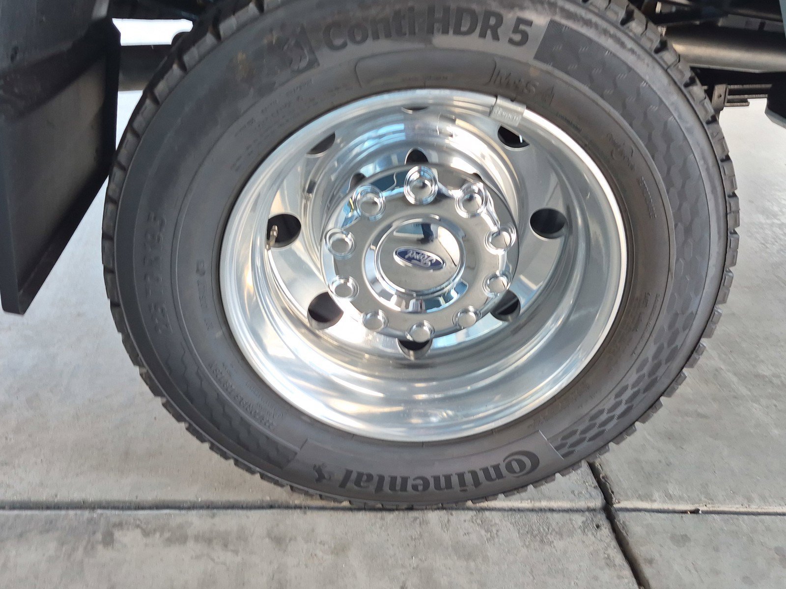 New 2026 Star White Metallic Tri-Coat Ford F-450® Platinum® image 13