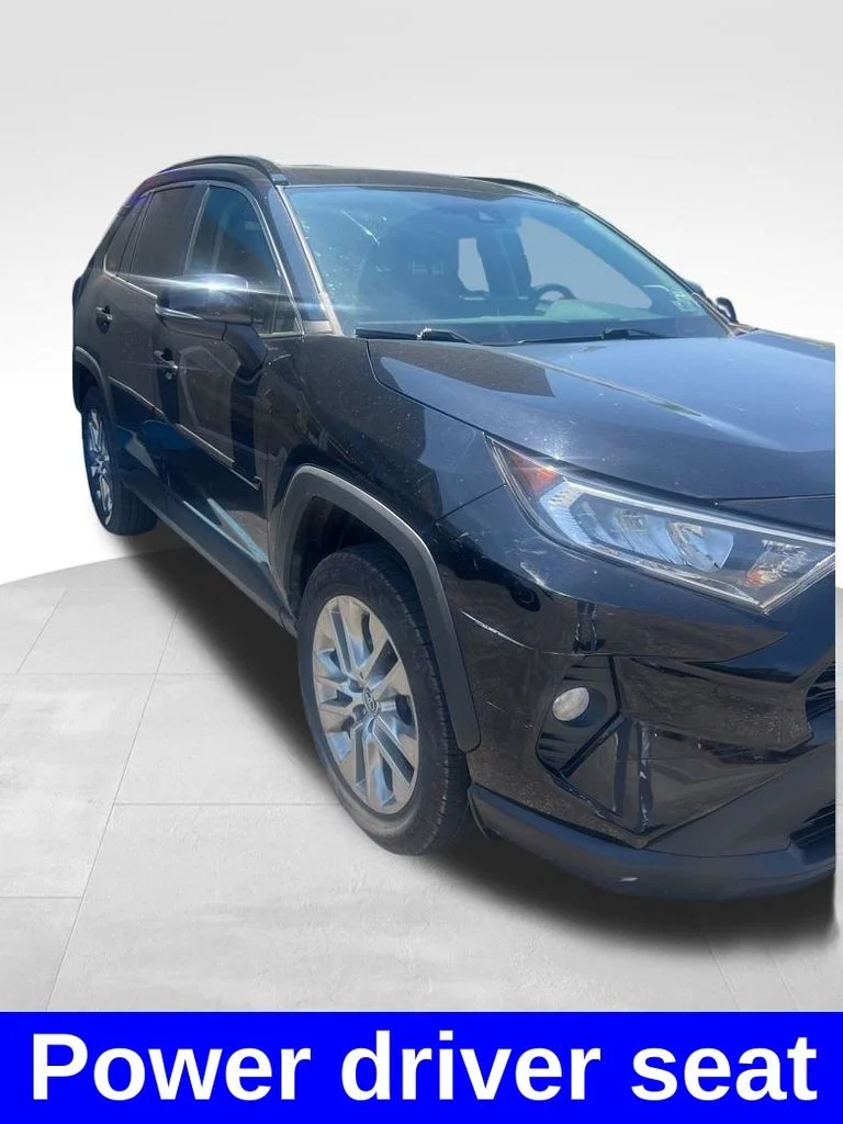 Used 2019 Black Toyota XLE Premium image 13