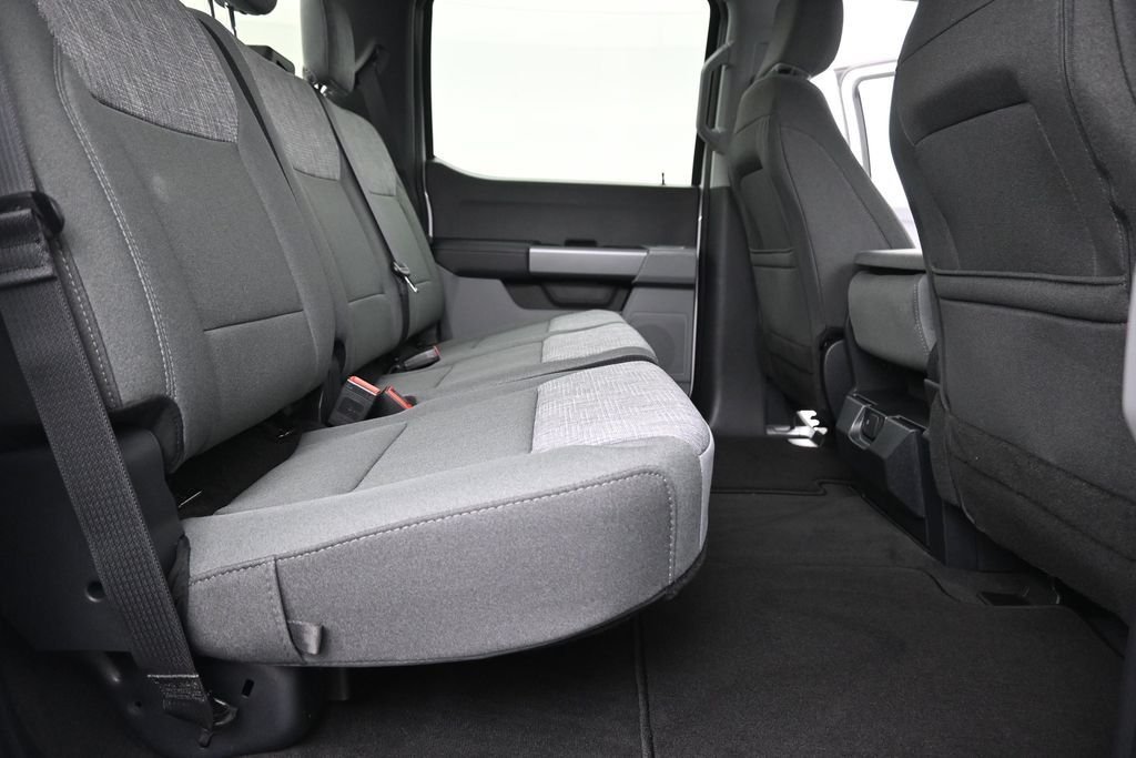 New 2026 Oxford White Ford F-250® XLT image 21