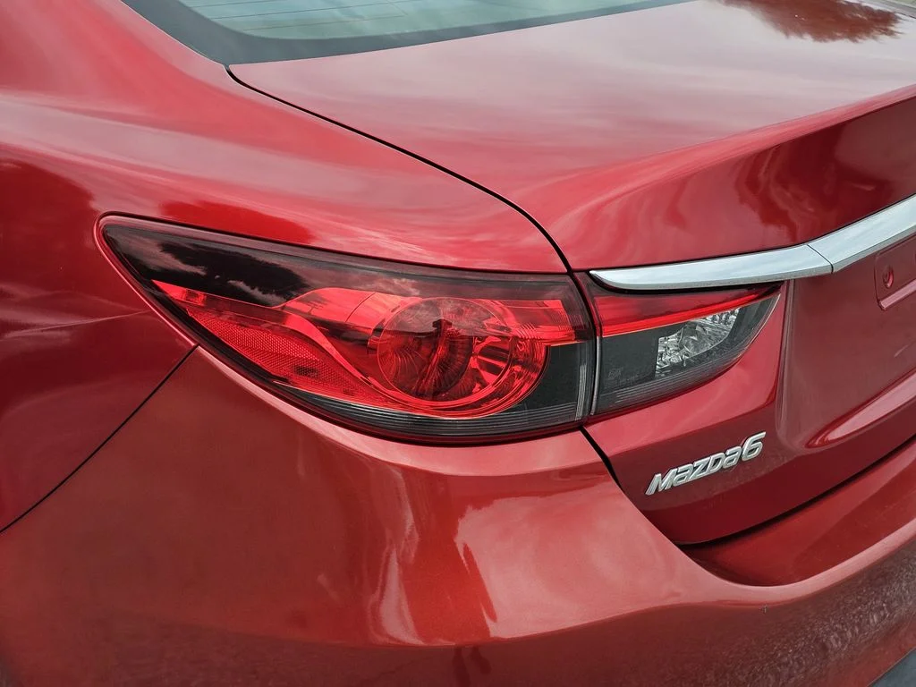 Used 2015 Red Mazda i Sport image 7