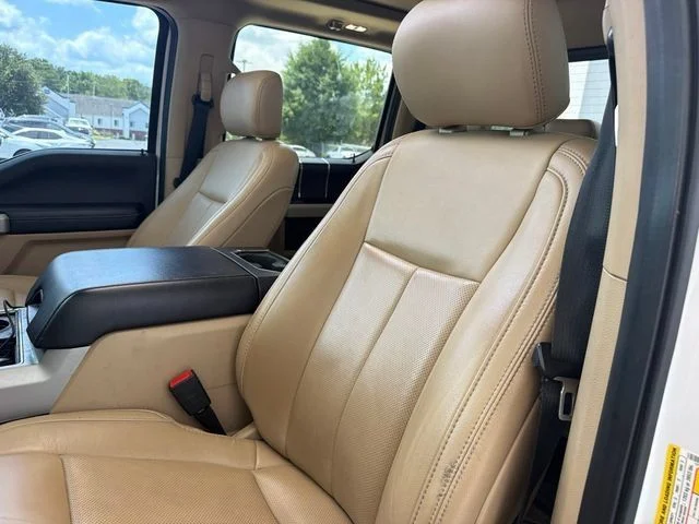 Used 2020 White Ford Lariat image 10