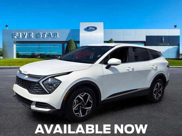 Used 2025 White Kia LX image 3