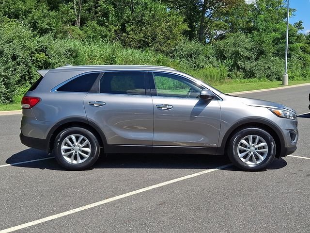 Used 2016 Silver Kia LX image 8