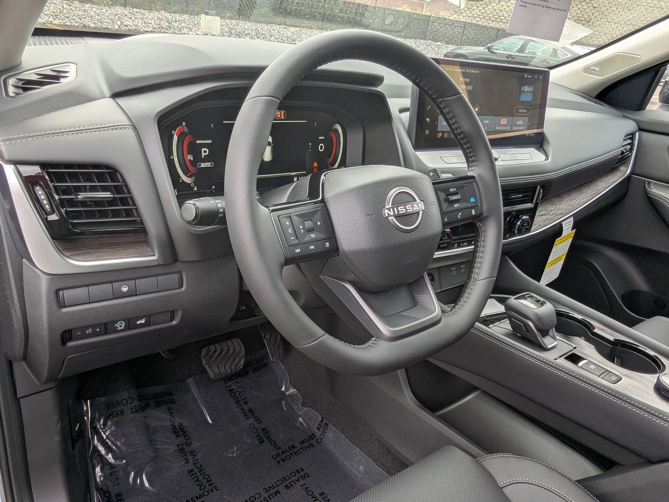New 2026 Boulder Gray Pearl/Super Black Nissan Platinum image 10