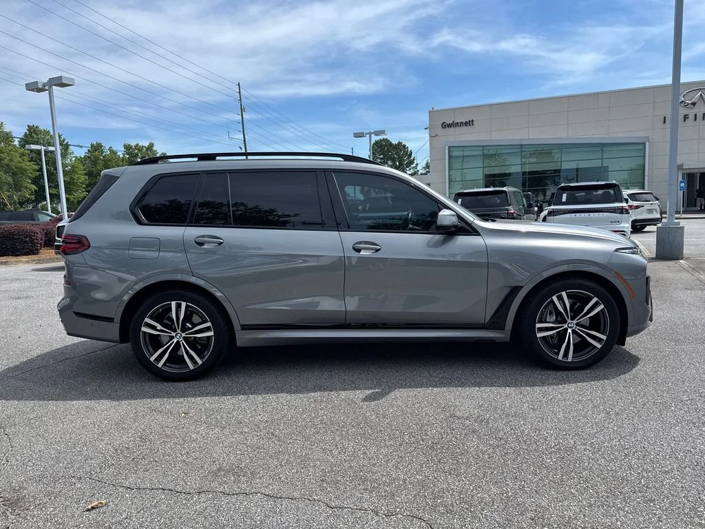 Used 2023 Gray BMW xDrive40i image 4