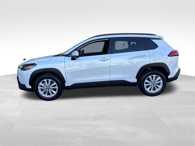 2024 Toyota Corolla Cross LE - Photo 2