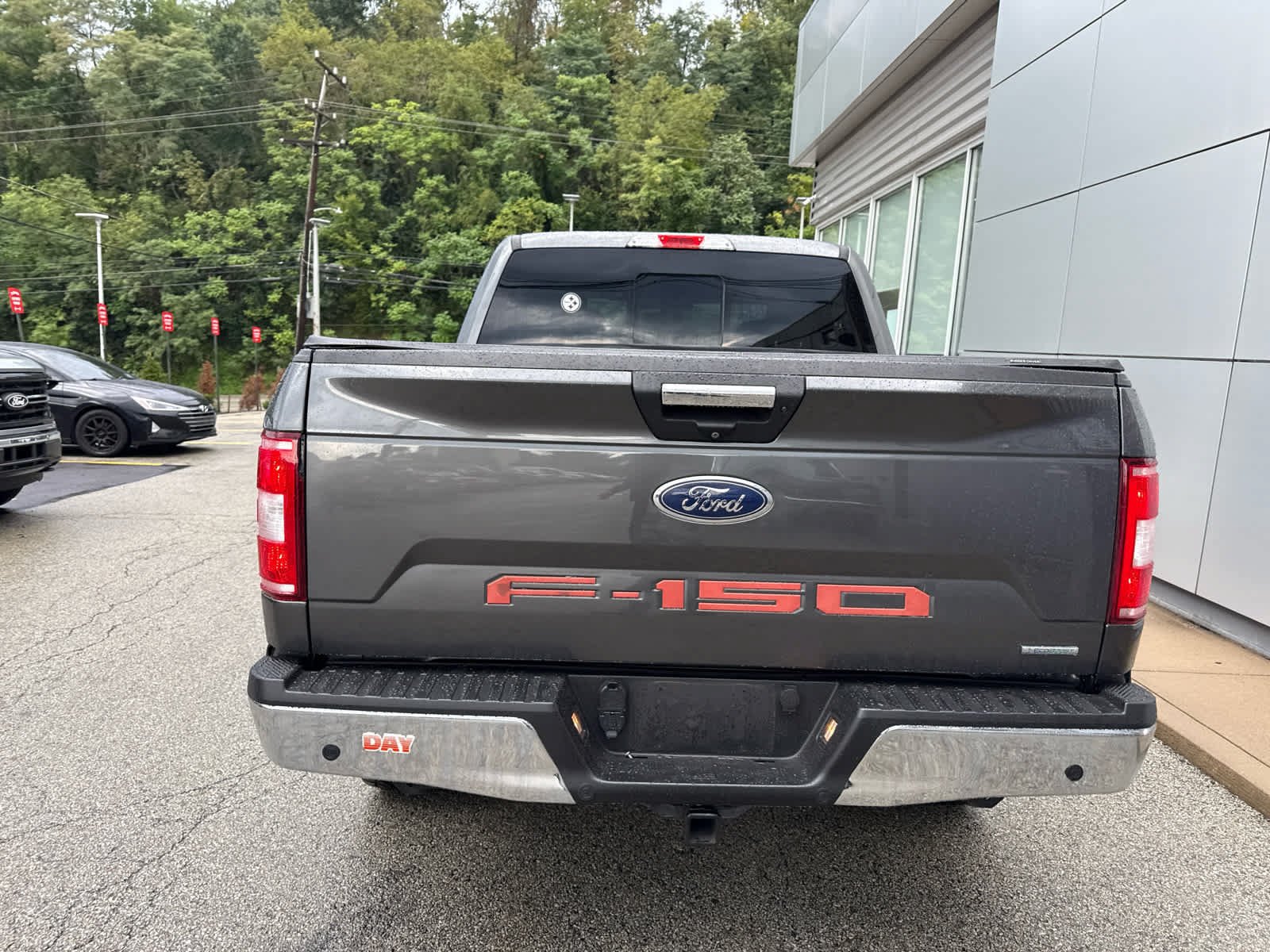 Used 2018 Magnetic Metallic Ford XLT image 12