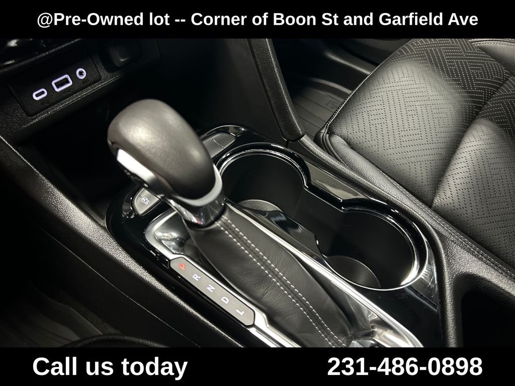 Used 2020 White Buick Essence image 25