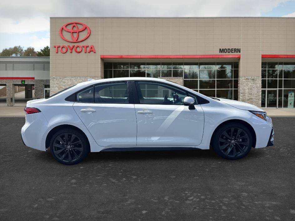 Used 2026 Ice Cap Toyota SE image 7