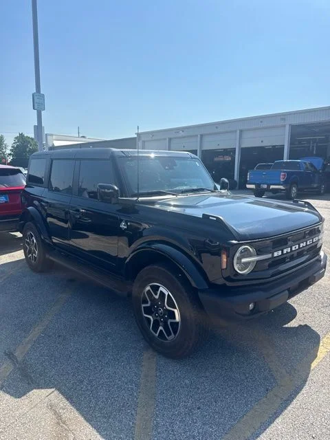 Certified Used 2023 Black Ford Outer Banks image 2